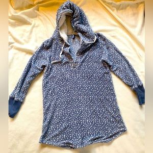 Womens, blue and white polka dot, robe